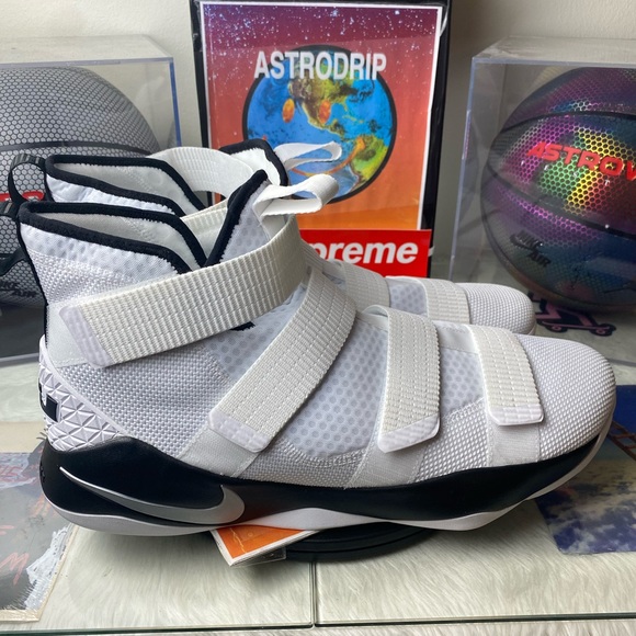 Nike Other - 🆕 - Nike LeBron Soldier 11 TB Promo - Size: M17.5